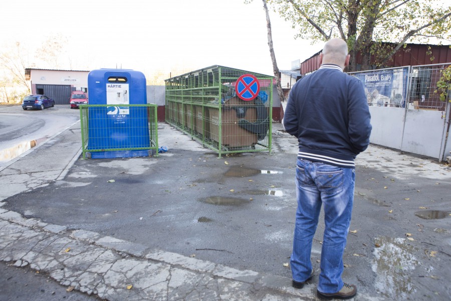 Ecosal continuă programul pubelelor securizate: În IC Frimu, puncte de gunoi antifurt