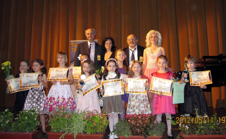 „Virtuozii” pianişti: 15 premii pentru micuţii pianişti gălăţeni