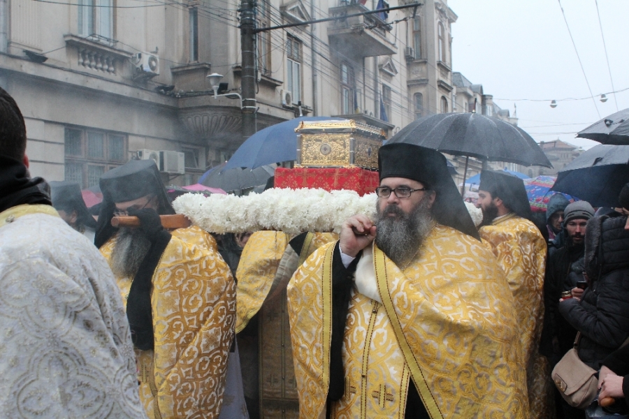 UPDATE/ Moaştele Sfântului Efrem au sosit la Galaţi (FOTO&VIDEO)