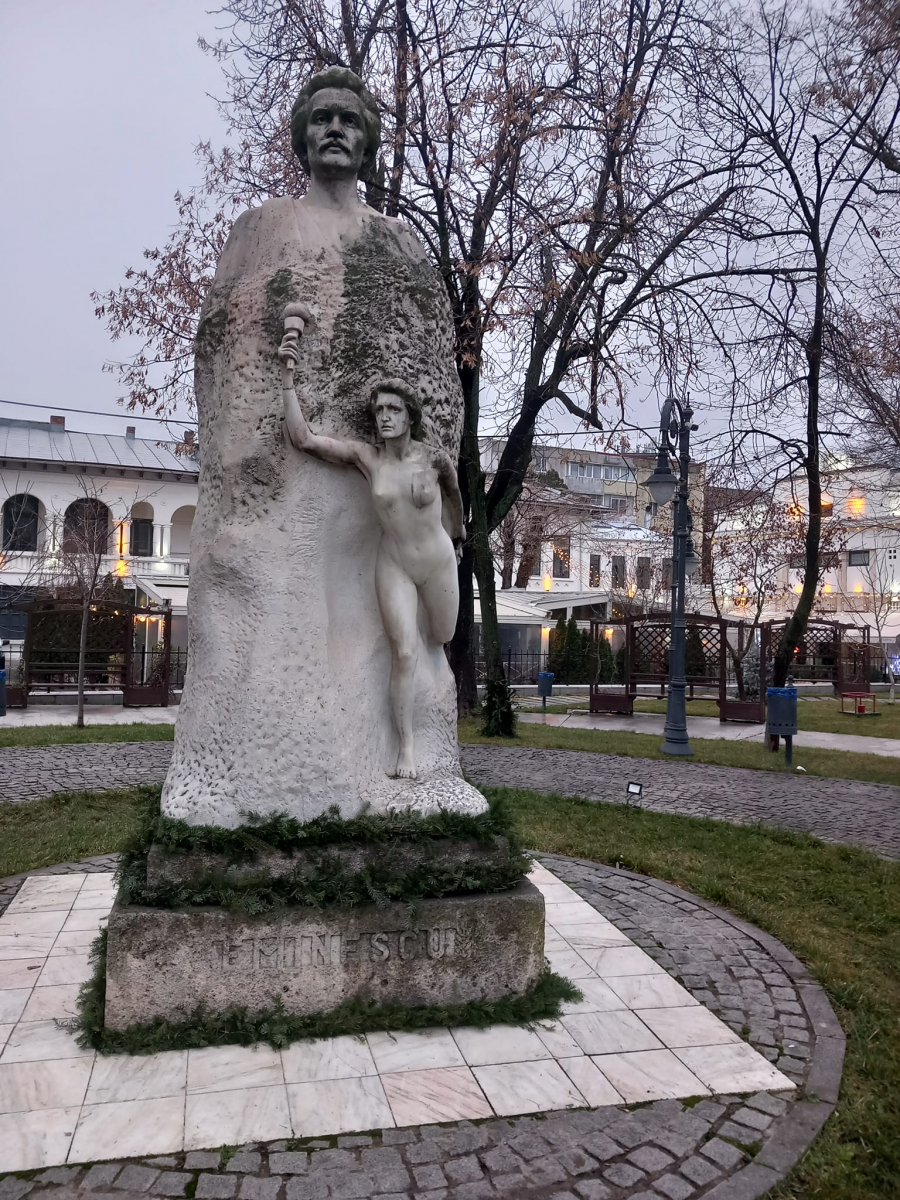 Mâine, gălățenii sunt așteptați la statuia lui Mihai Eminescu