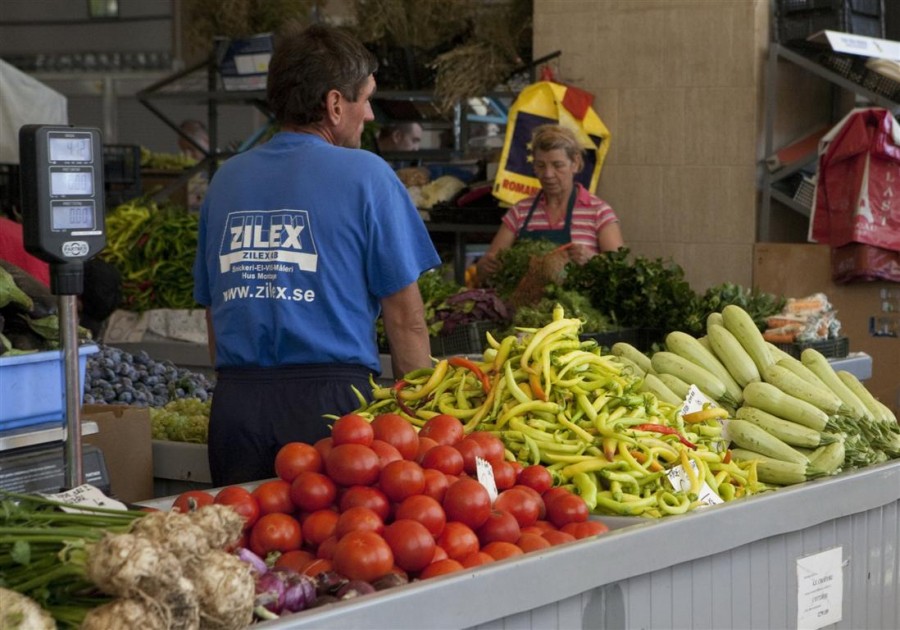 În pieţe, legume de patru ori mai scumpe 