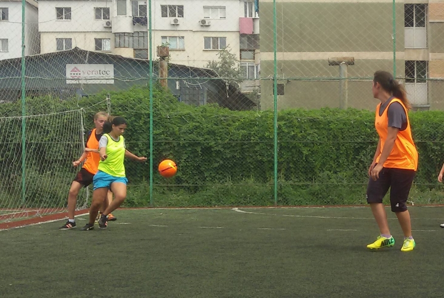 S-a născut din pasiune, trăieşte din voluntariat - O nouă echipă de fotbal feminin în Galaţi