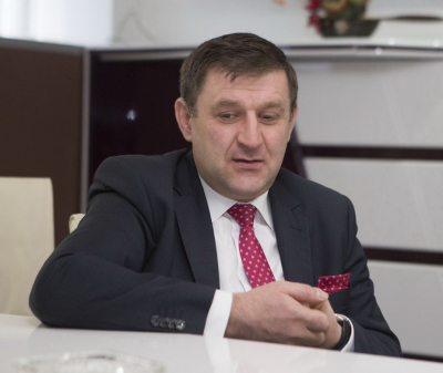 Fostul primar din Tecuci Daniel Gerhardt Ţuchel este acuzat că a primit peste 155.000 de lei cu documente false