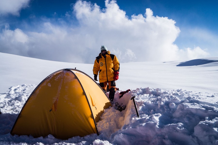 Alpinistul gălăţean Tibi Pintilie a cucerit încă un vârf de peste 7.000 de metri în Pamir