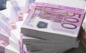 Încă 11.000 de români au făcut suta de mii de euro