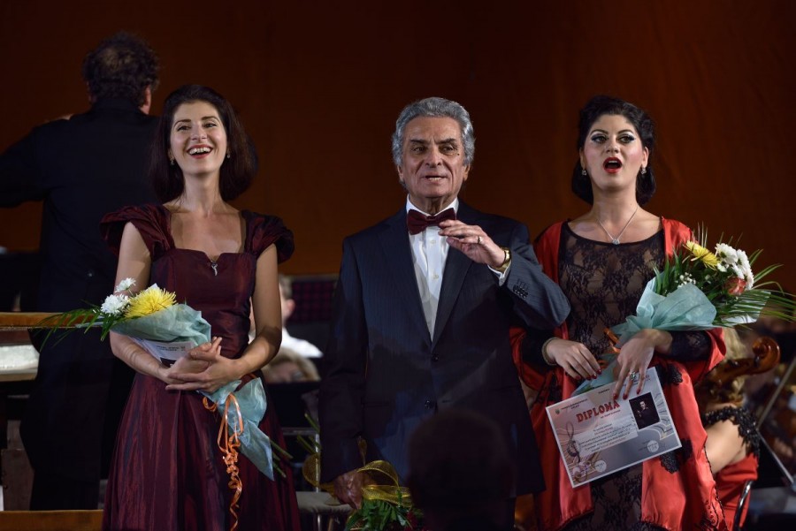 Tinerele voci de operă, aplaudate minute în şir la Teatrul Muzical