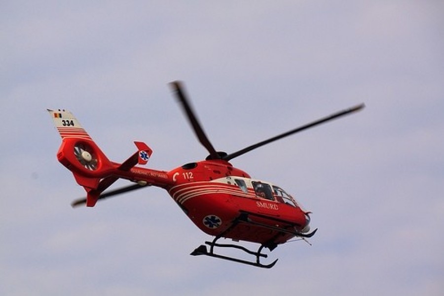 Elicopterul SMURD Galaţi a intervenit pentru SALVAREA unui copilaş