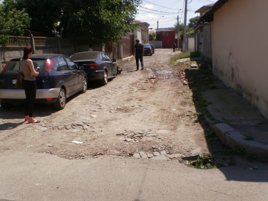 Strada Plevnei/ DRUM DE ŢARĂ în plin CENTRUL oraşului (FOTO)