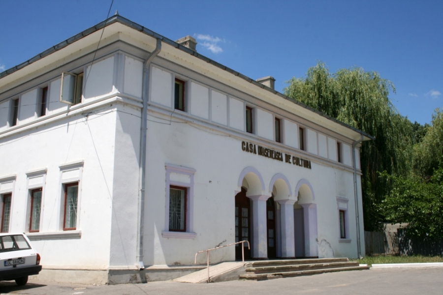 Casa de Cultură din Târgu Bujor va fi modernizată, după mai bine de 40 de ani