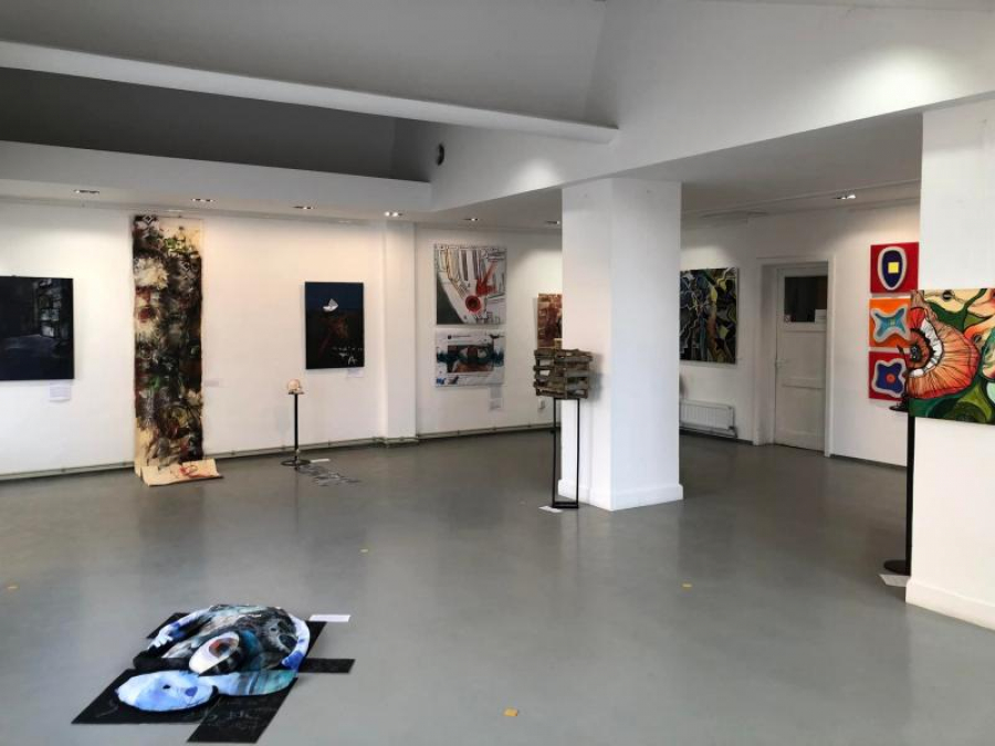"Atelier" - expoziţia studenţilor la Arte plastice