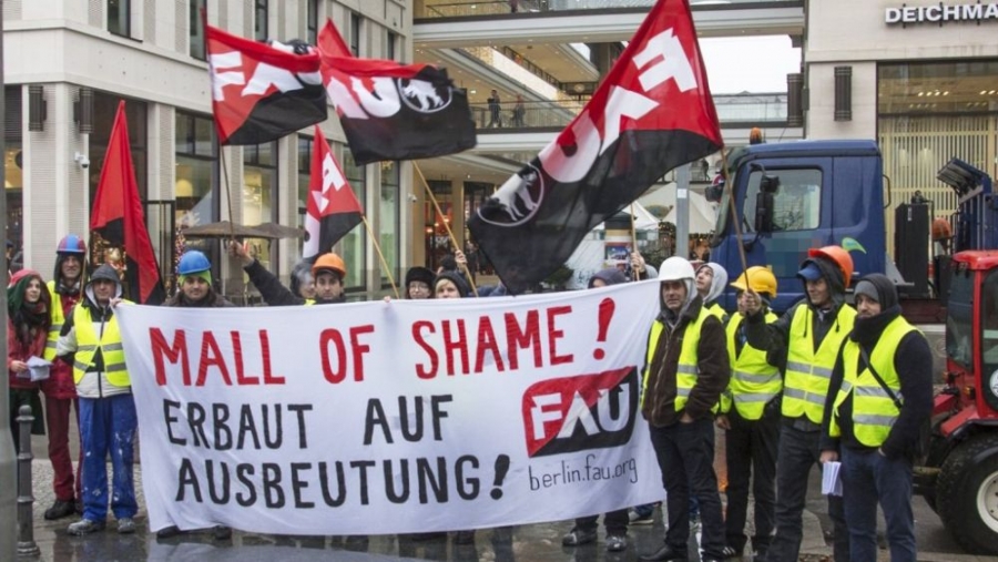 Umiliţi de angajatori, doi muncitori români şi-au câştigat salariile în instanţă/ Tribunalul Muncii din Berlin le-a făcut dreptate