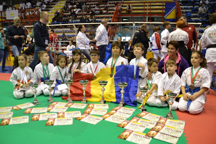 Karateka de la Meikyo Galaţi au cucerit 27 de medalii la „Europene”