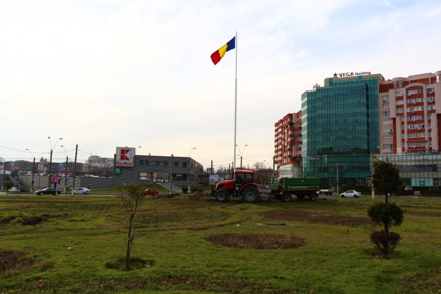 Pregătiri de Ziua României | A fost arborat drapelul la Inelul de Rocadă