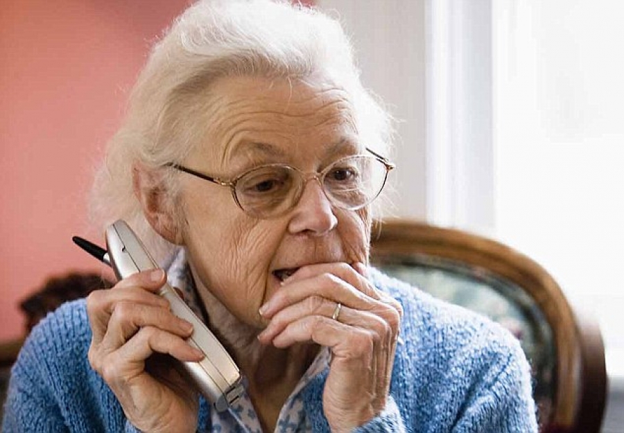 Peste 1.400 de apeluri pentru AJUTOR au fost primite la Telefonul Vârstnicului