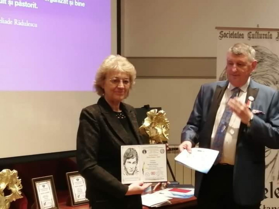 Trofeu literar decernat la Academia Română pentru o gălăţeancă
