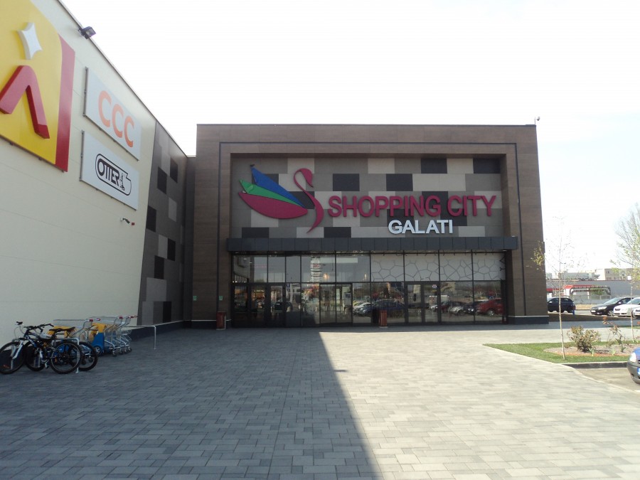 După ani de încercări, avem şi noi mall: Cumpărăturile - la Galaţi, filmele - la Brăila