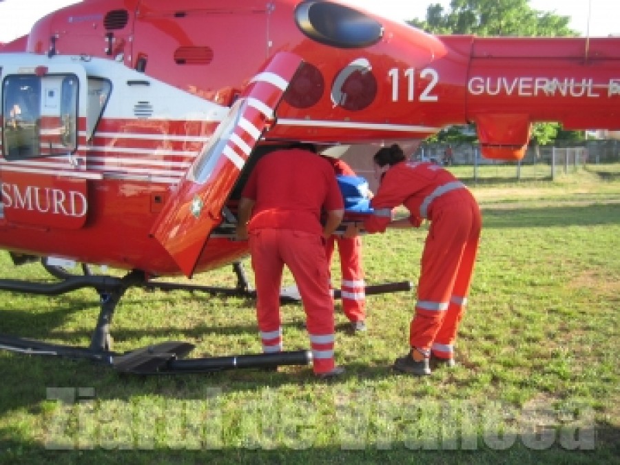 VRANCEA: Copil de trei ani, în comă, transferat cu elicopterul SMURD Galaţi la Bucureşti
