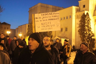 PAMFLET | Noi în frig, ei la răcoare