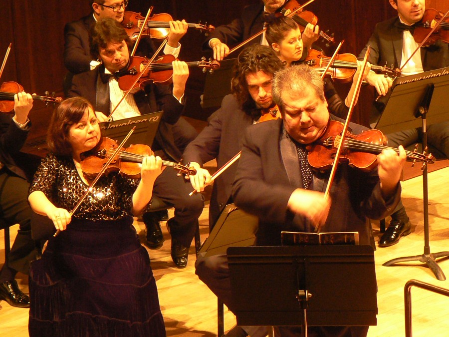 Concert simfonic cu INVITAŢI DE RENUME, la Teatrul Muzical