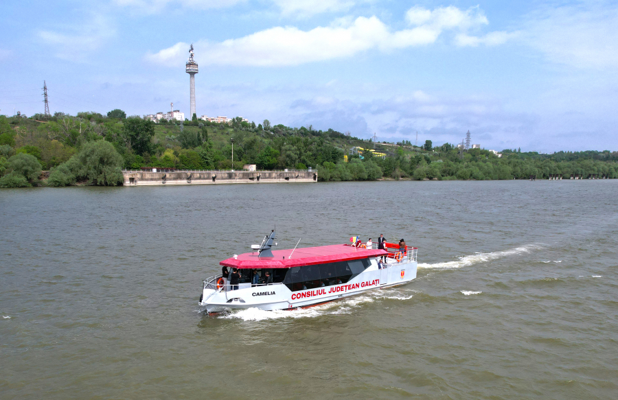 Util pentru doritorii de plimbări pe Dunăre: Programul navei "Camelia" în perioada 7-12 mai