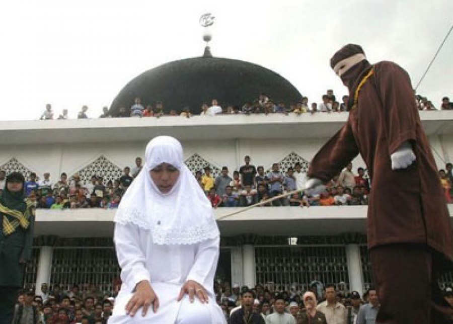 Religia şi legea: Chinurile la care este supusă femeia musulmană