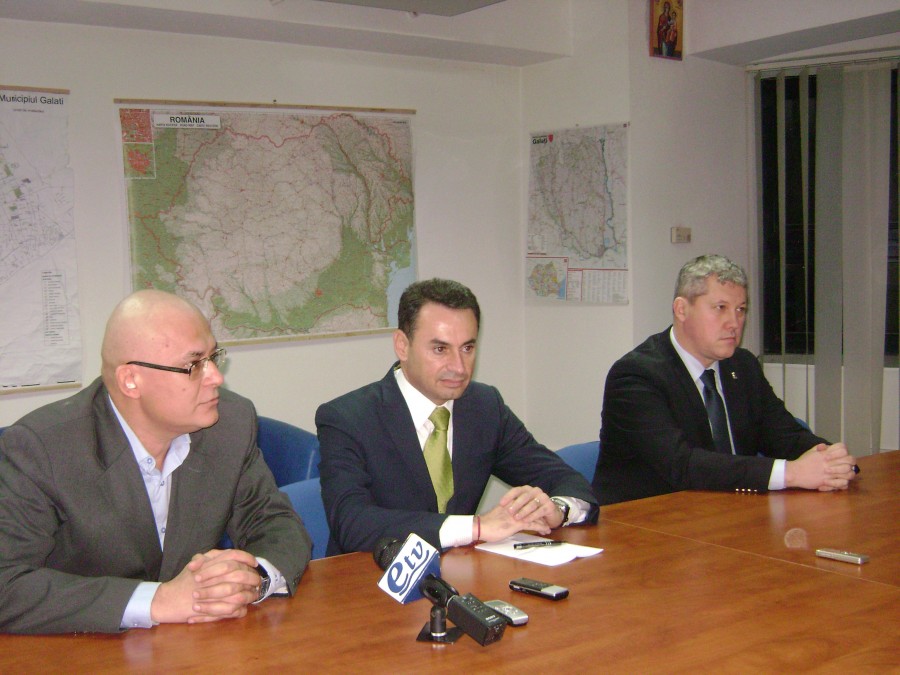 Duel politic la malul Dunării / Falcă şi Predoiu candidează la Galaţi de Zilele oraşului