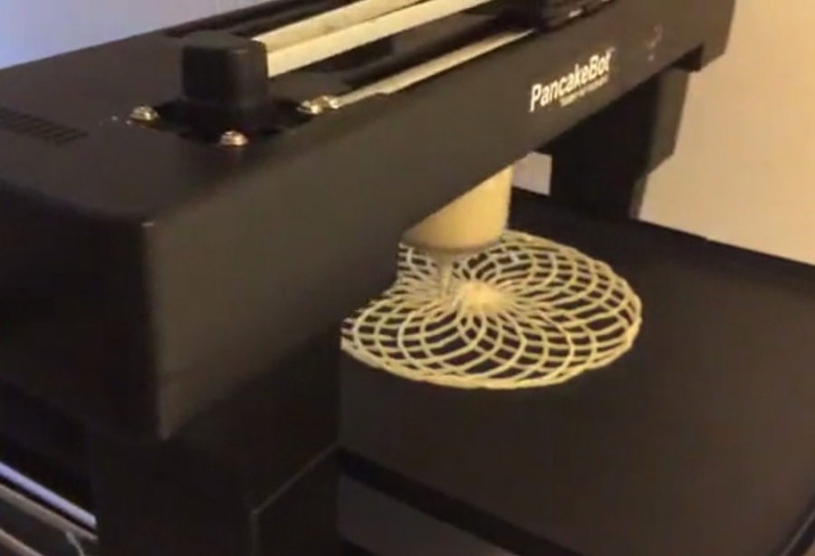 Prima imprimantă 3D din lume care face CLĂTITE