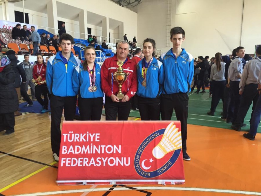 Argint şi bronz pentru gălăţeni, la Balcaniada de juniori de badminton 