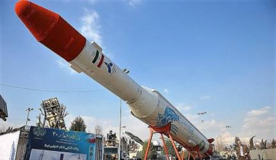 Trei sateliți militari, lansați de Iran