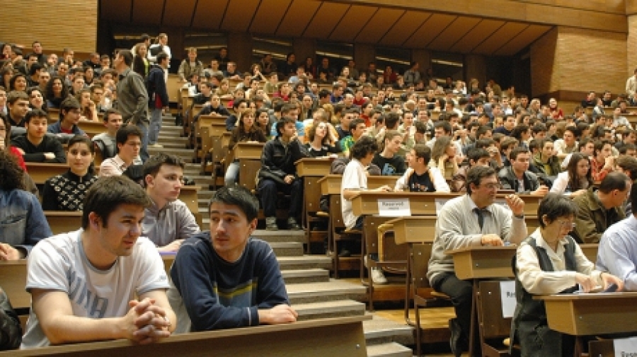 Aproape 400 de locuri disponibile la admiterea de toamnă la Universitatea "Dunărea de Jos"