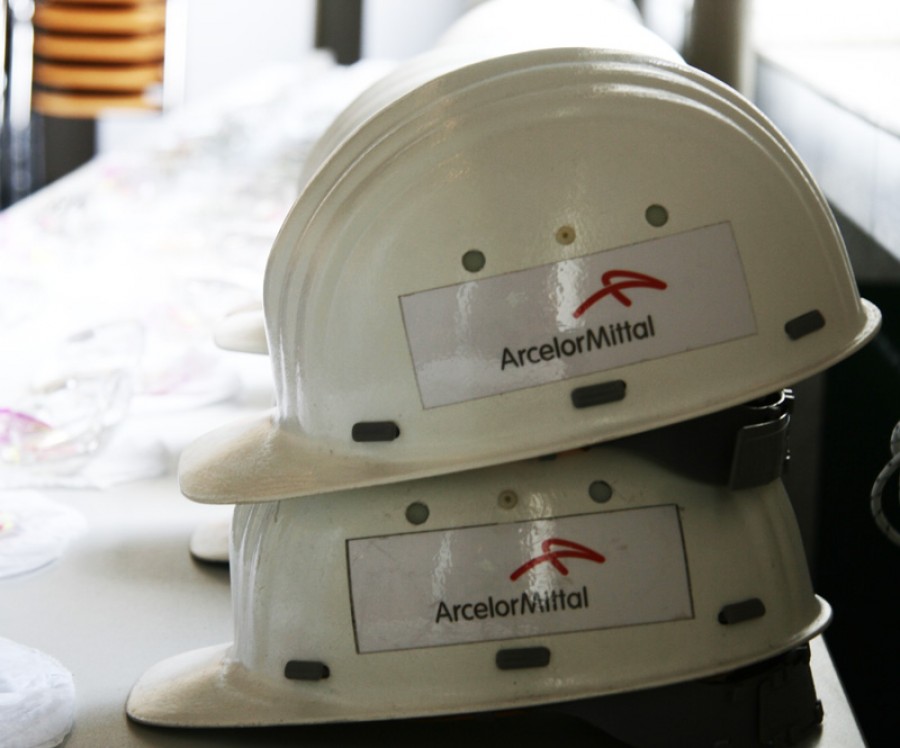 Conducerea ArcelorMittal nu ştie cu cine va negocia