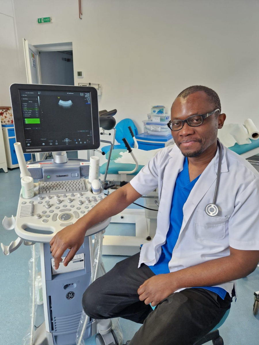 Un medic din Camerun va asista naşterile din Tg. Bujor