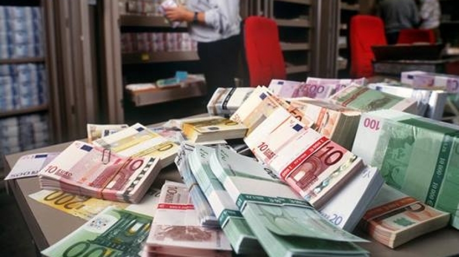 Studiu social: Ce ar face românii dacă ar câştiga 100.000 de euro
