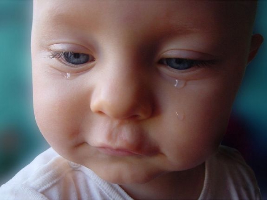 Cum să reacţionăm în faţa lacrimilor | De ce e indicat să laşi copilul să plângă