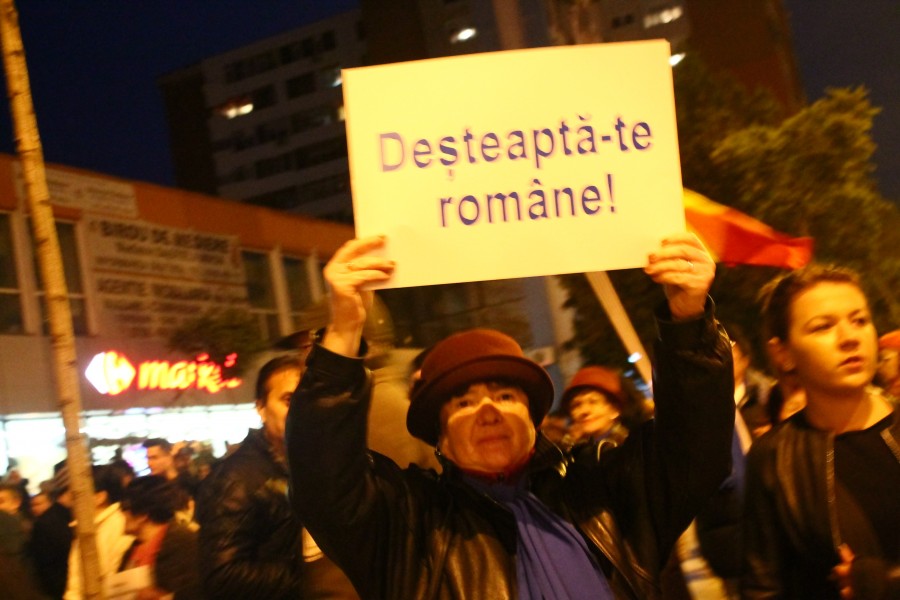 De pe Facebook, direct în stradă/ MITING DE SOLIDARITATE cu românii din DIASPORA, la Galaţi (FOTO&VIDEO)