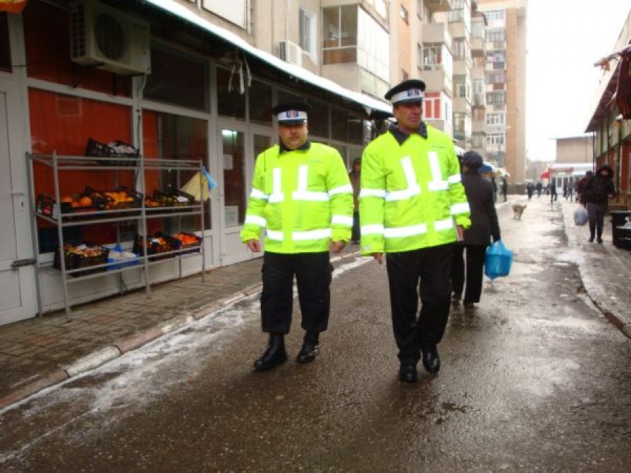 Campanie VL - Spune cum vrei să se reformeze Poliţia Locală!: "Să se ocupe doar de parcări şi de traversarea străzii!"