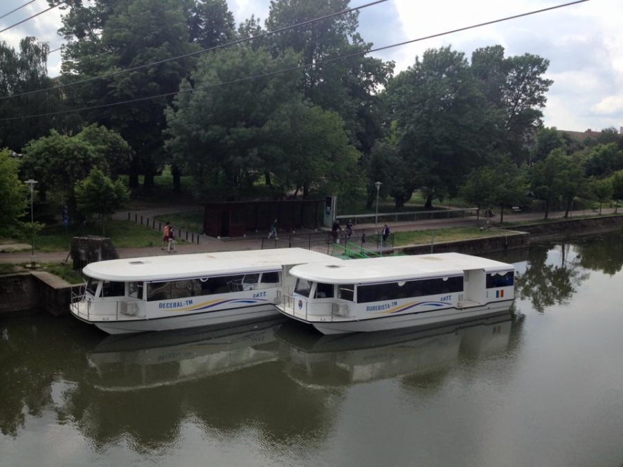 Degeaba avem Dunărea/ Cu vaporaşele construite de gălăţeni, plimbare pe… Bega