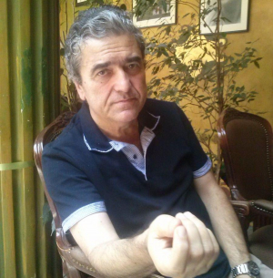 În foto, traducătorul gălăţean Petru Iamandi