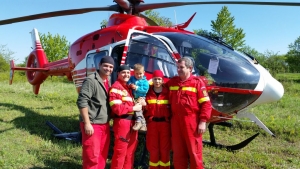 COPIL de trei ani, PIERDUT în Vrancea, găsit de echipajul de pe elicopterul SMURD Galați