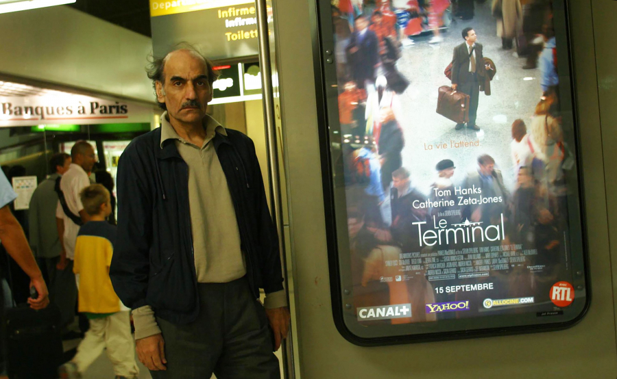 Bărbatul care a inspirat filmul „Terminalul” a murit pe aeroportul din Paris