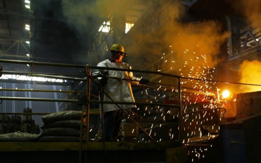 Creşterii salariale condiţionate la ArcelorMittal Galaţi/ S-a semnat Contractul Colectiv de Muncă