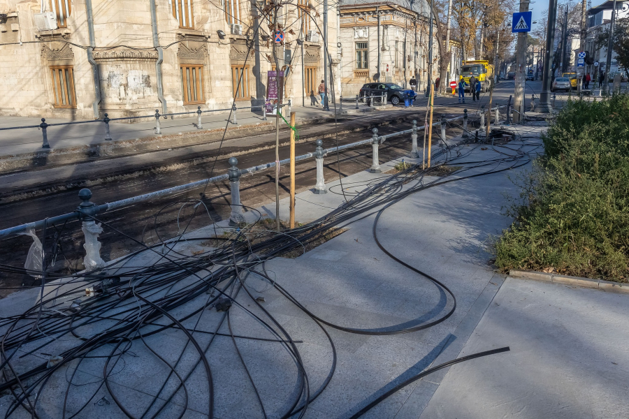 Strada Domnească, fără cabluri