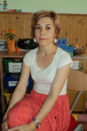 INTERVIU cu Ionica Munteanu, terapeut la APCA - un înger păzitor al copiilor cu autism