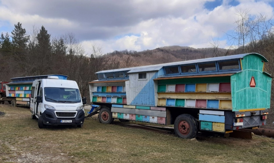 Fermierii și apicultorii nu trebuie să mai meargă la RAR