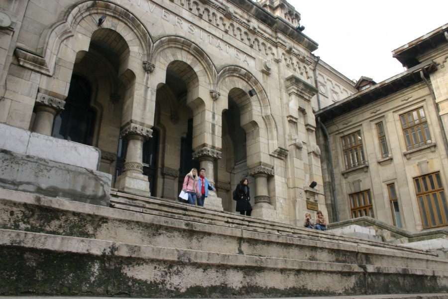 Cine sunt candidaţii la funcţia de rector / Patru pentru Universitate