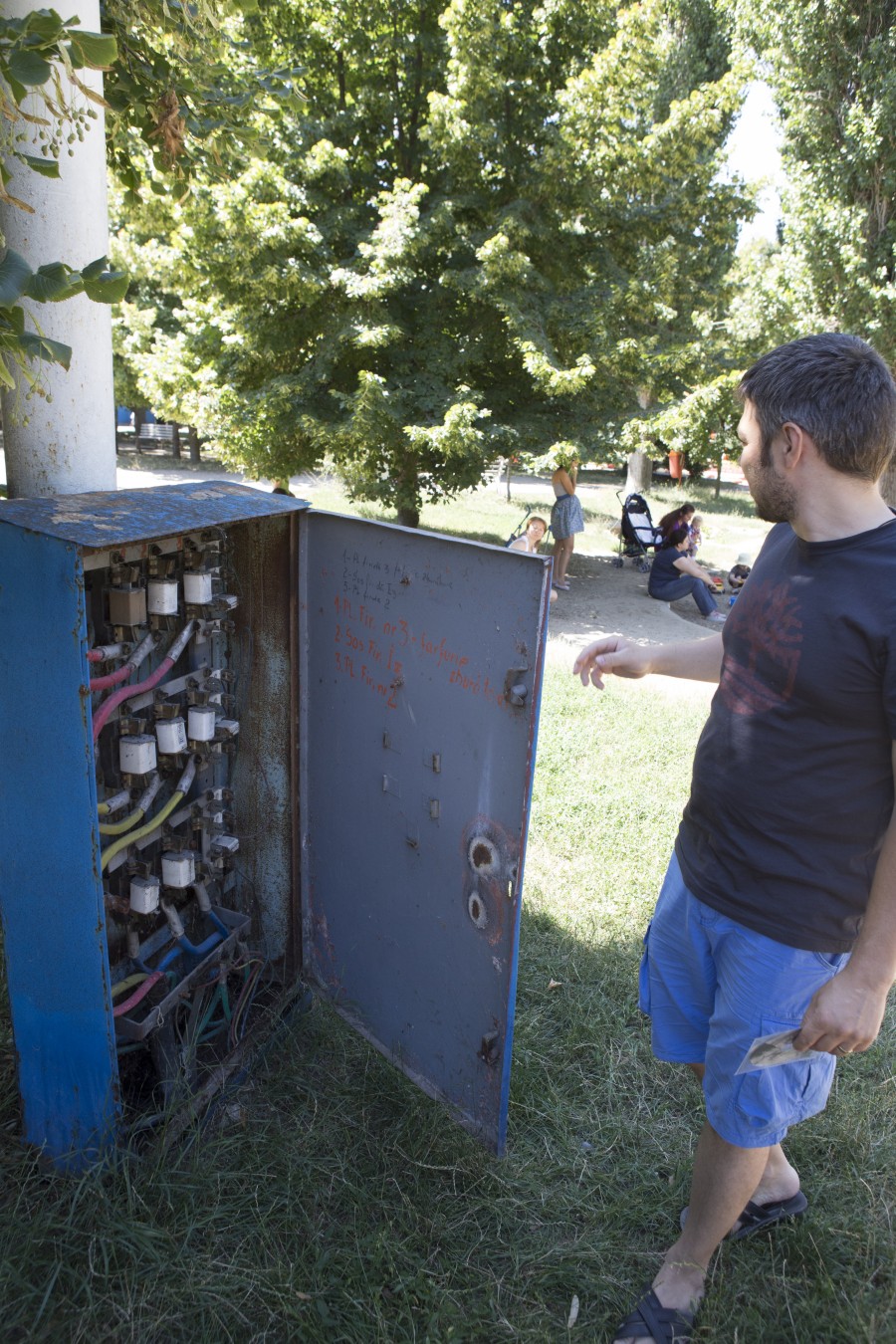 Panoul electric deschis oricui, din Orăşelul Copiilor, aparţine Primăriei Galaţi