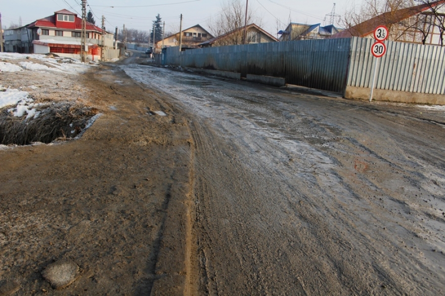 Periferia uitată a Galaţiului. Fileşti, cartierul fără post de poliţie, canalizare şi gaze (FOTO)