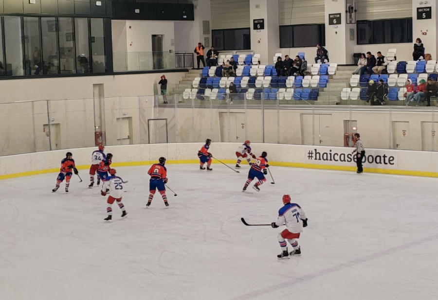 Astăzi, hochei de calitate. Din sportul gălățean