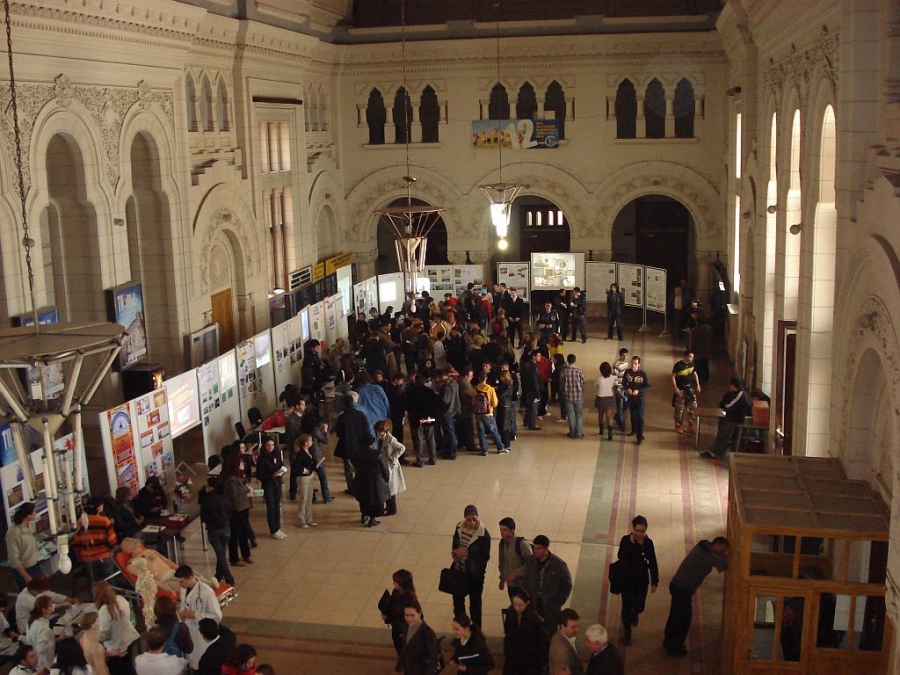 Au început PREÎNSCRIERILE la ”Dunărea de Jos”. IATĂ câte LOCURI la ADMITERE la facultate sunt scoase la concurs