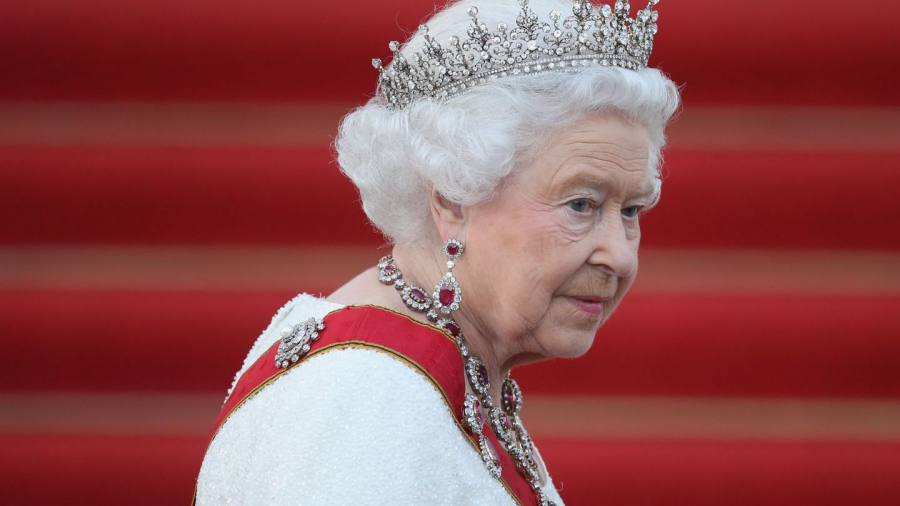 Regina Elisabeta a II-a a Marii Britanii, sub supraveghere medicală